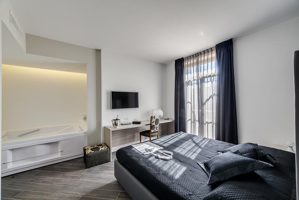 Blue Inn Luxury Suites Rome Room photo