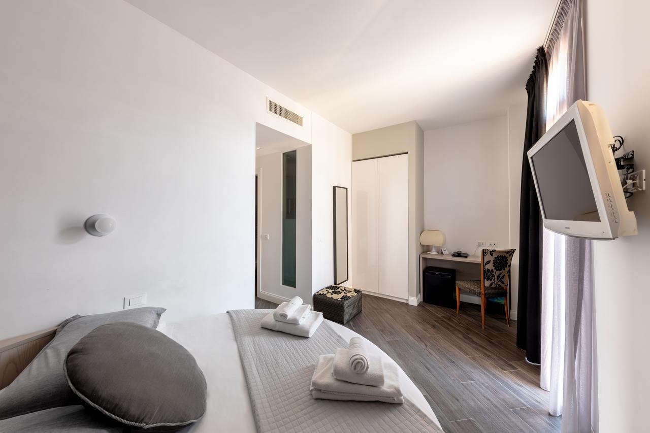 Blue Inn Luxury Suites Rome Exterior photo