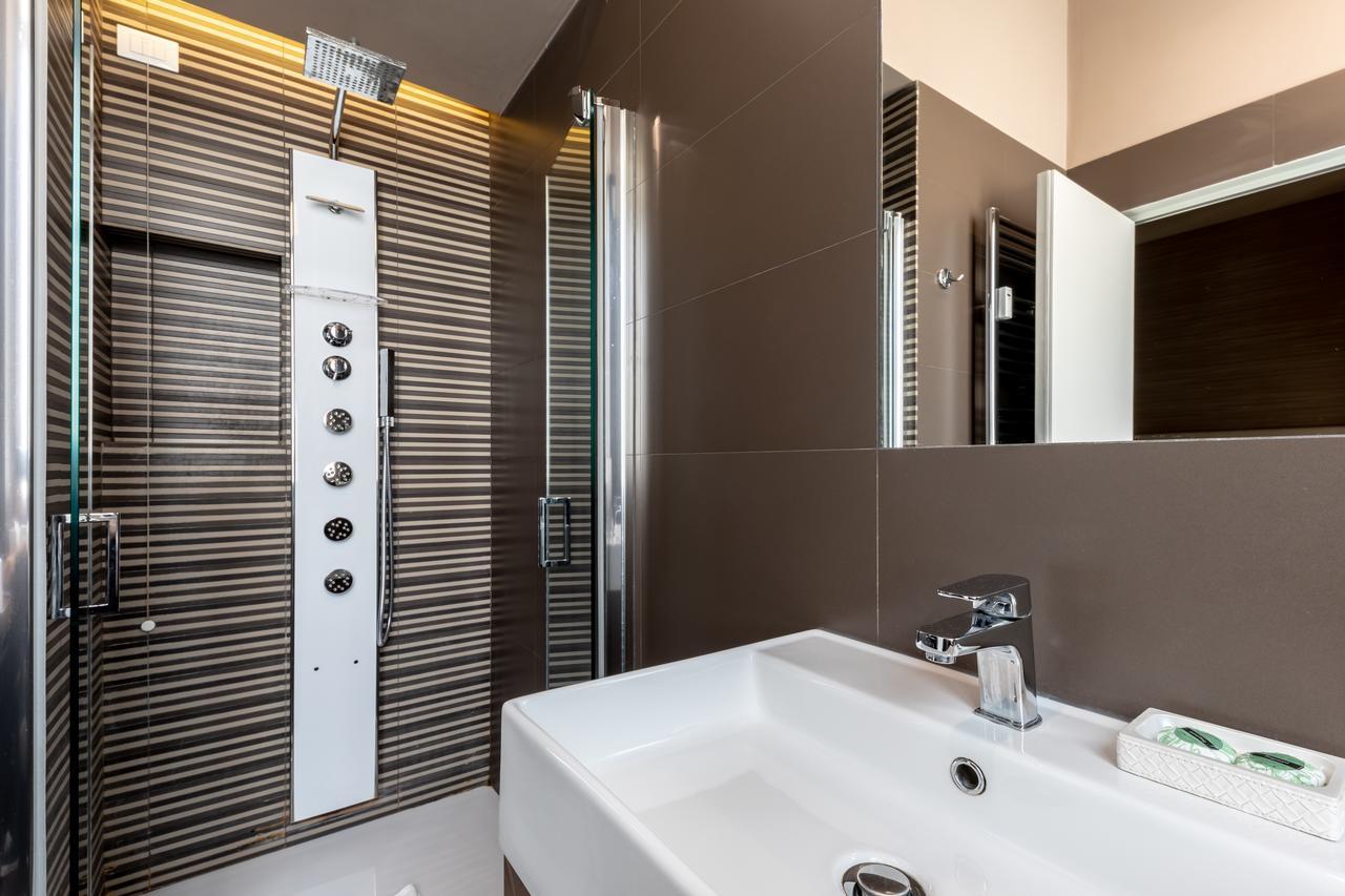 Blue Inn Luxury Suites Rome Exterior photo