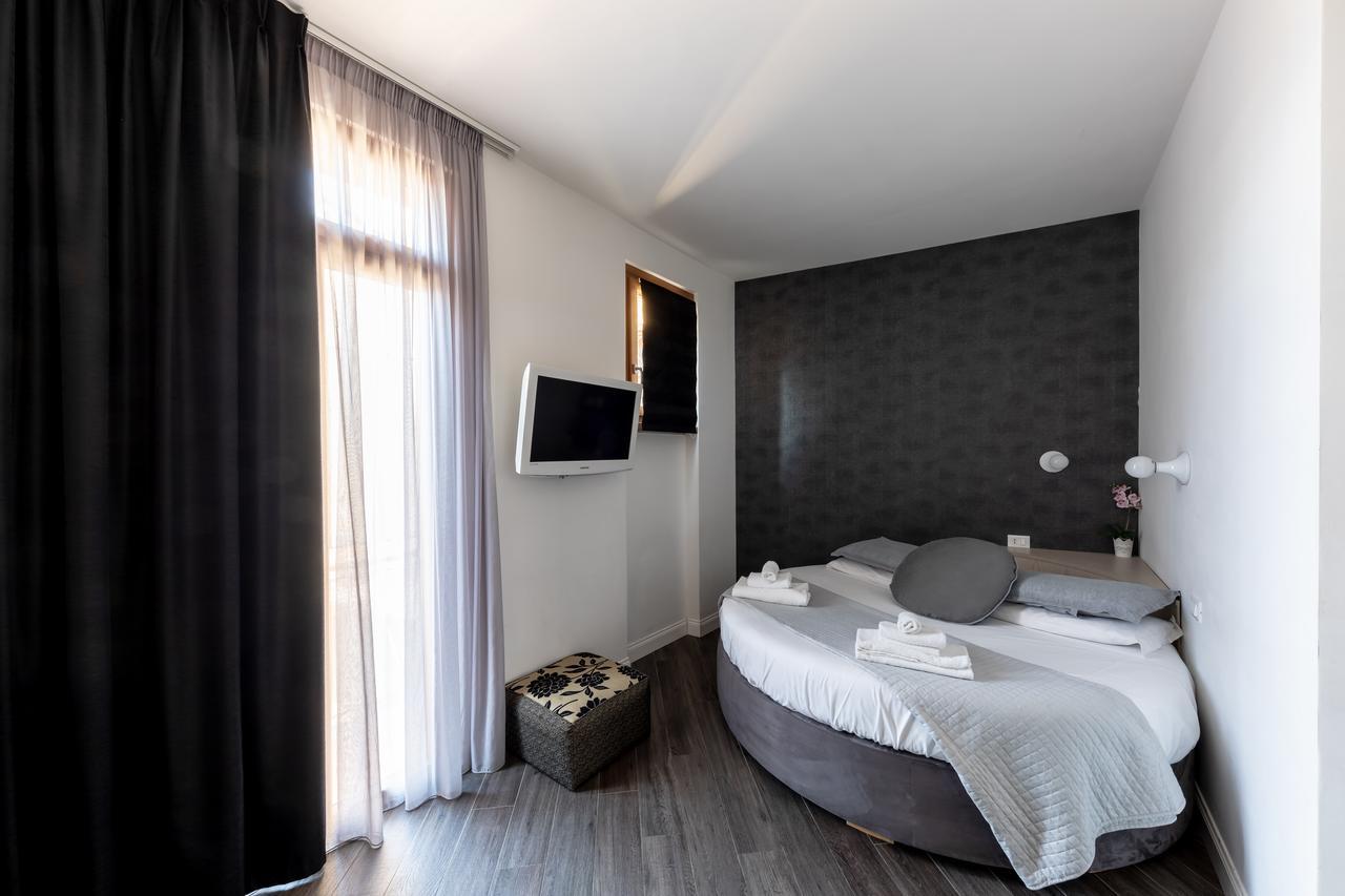 Blue Inn Luxury Suites Rome Exterior photo